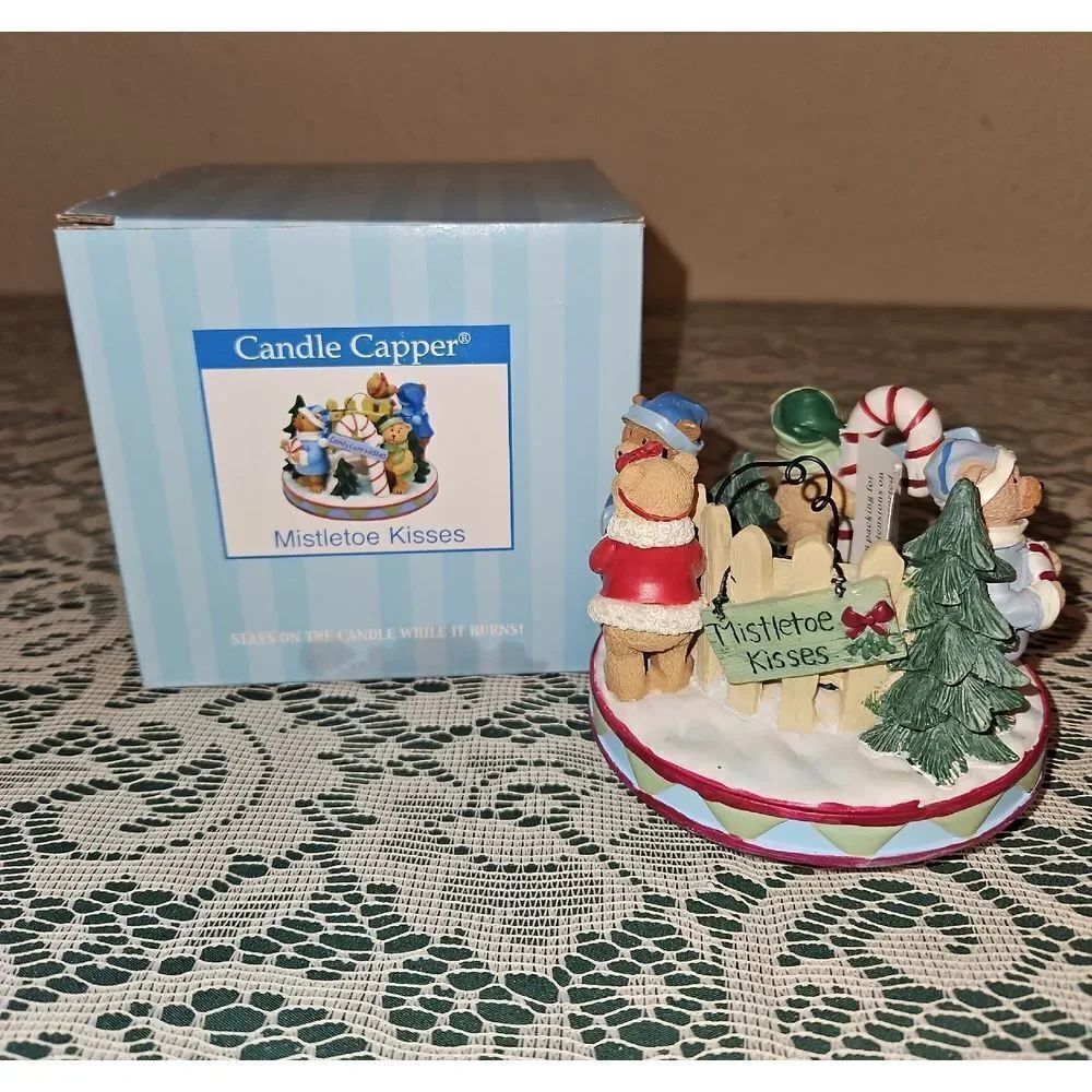 Old Virginia "Mistletoe Kisses" Candle Capper